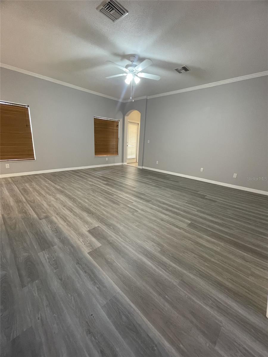 Image 10 of 37 For 2827 Suncoast Lakes Boulevard