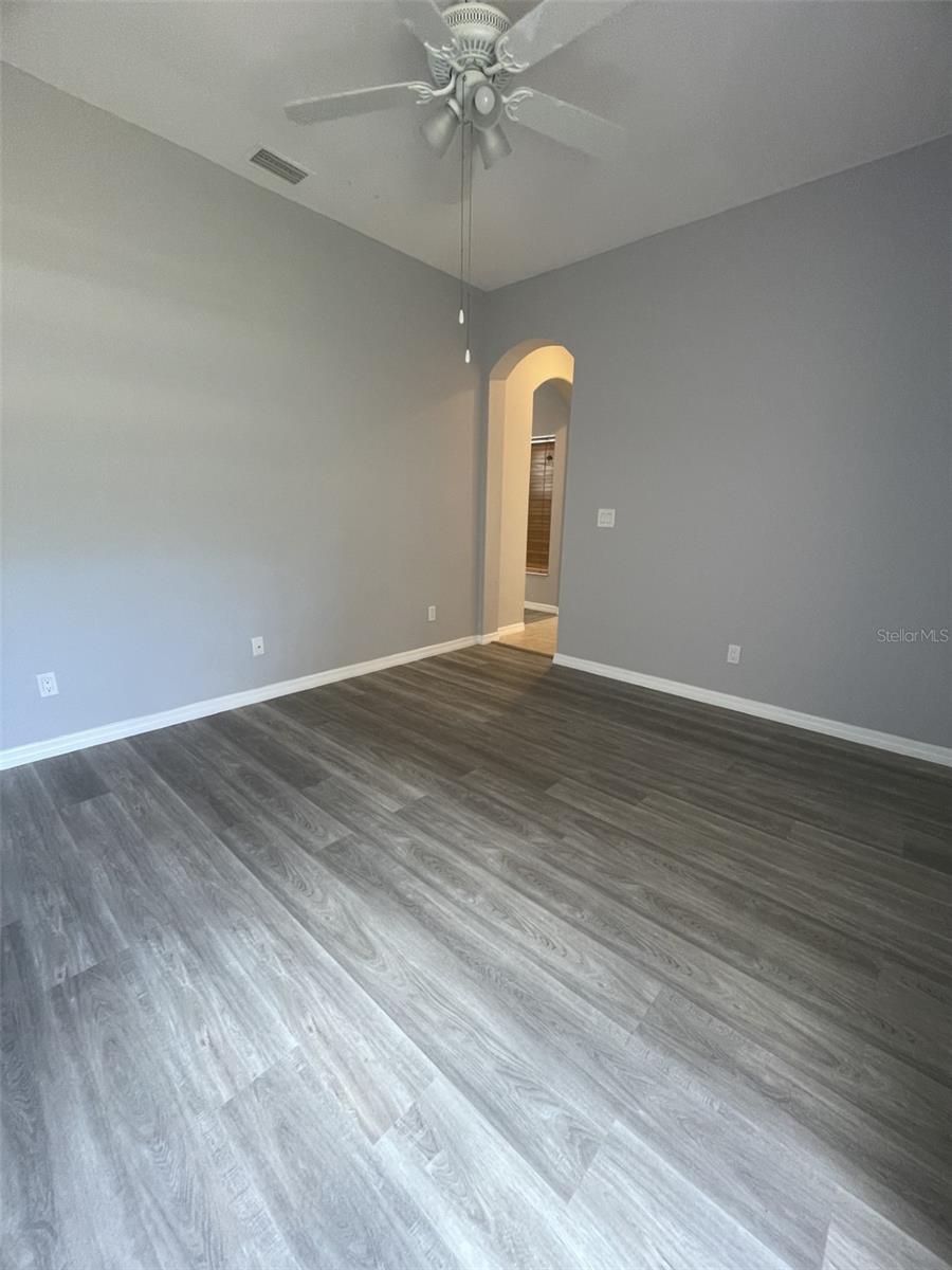 Image 11 of 37 For 2827 Suncoast Lakes Boulevard
