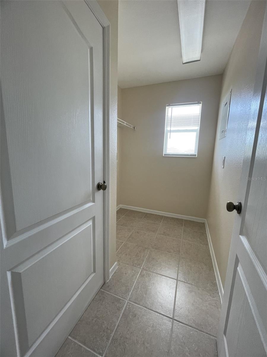 Image 18 of 37 For 2827 Suncoast Lakes Boulevard