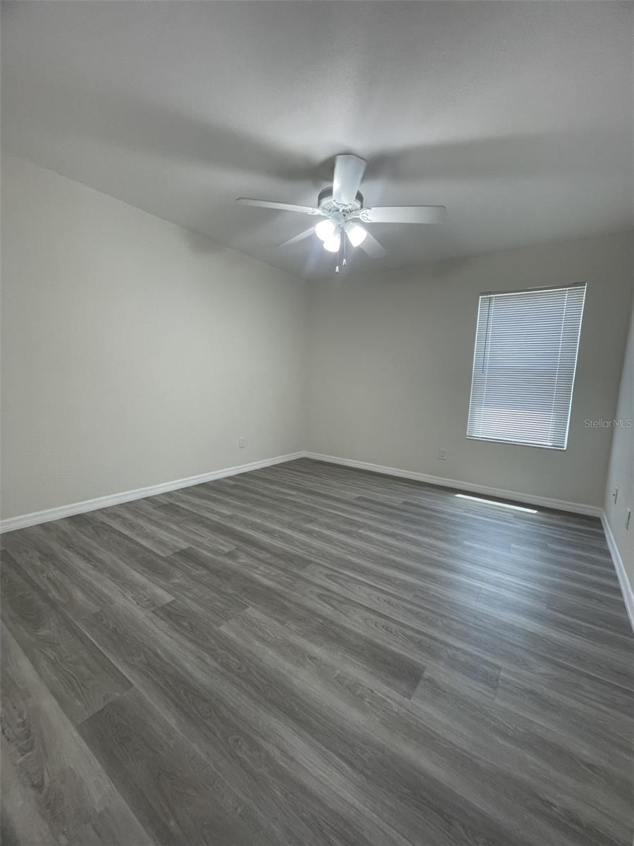 Image 25 of 37 For 2827 Suncoast Lakes Boulevard