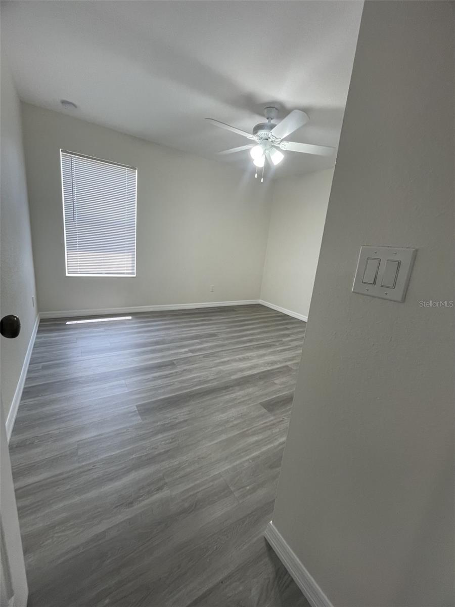 Image 28 of 37 For 2827 Suncoast Lakes Boulevard