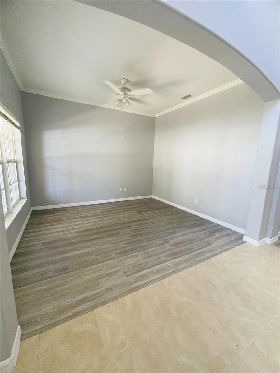 Image 3 of 37 For 2827 Suncoast Lakes Boulevard