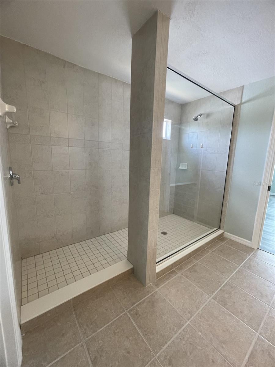 Image 31 of 37 For 2827 Suncoast Lakes Boulevard