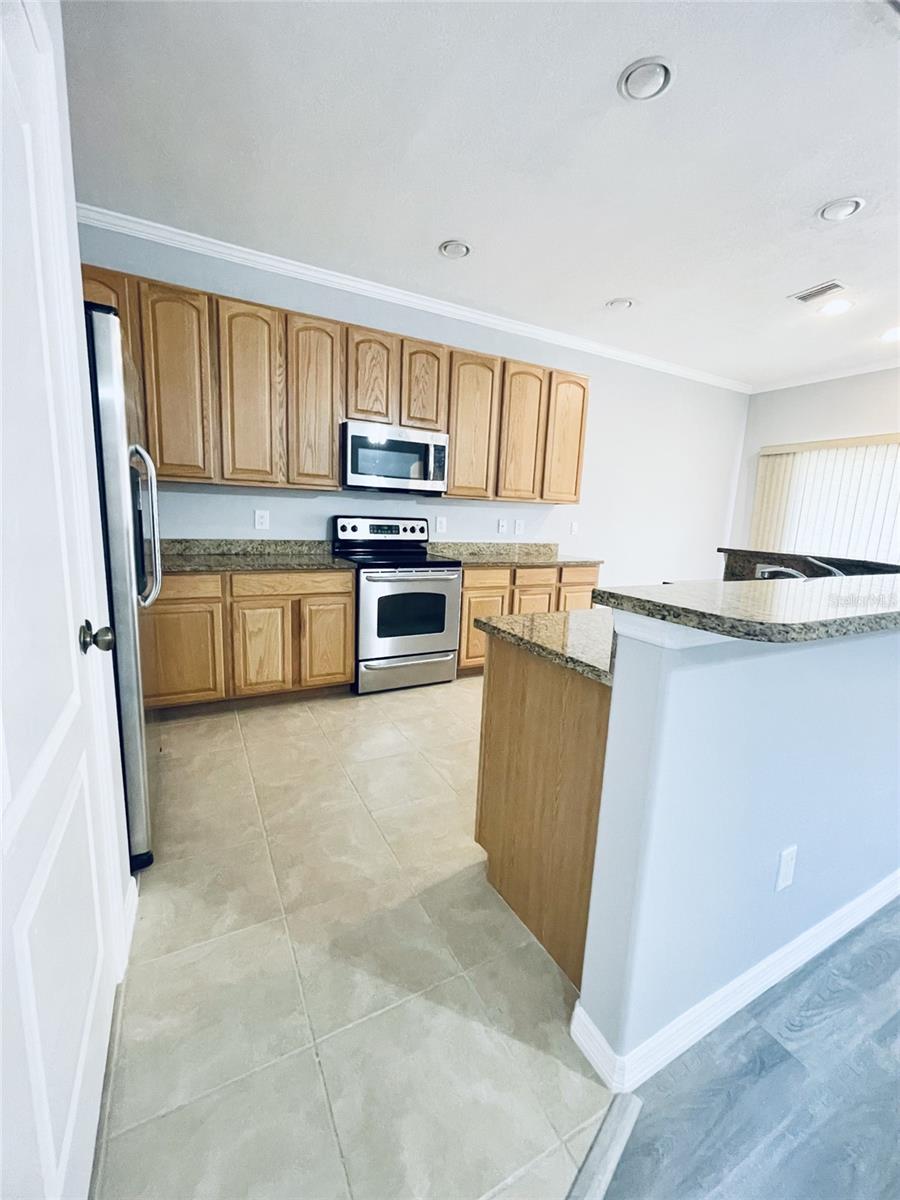 Image 4 of 37 For 2827 Suncoast Lakes Boulevard