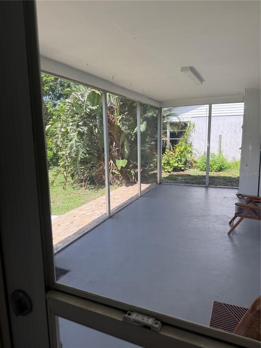 Image 12 of 40 For 460 Briarwood Road
