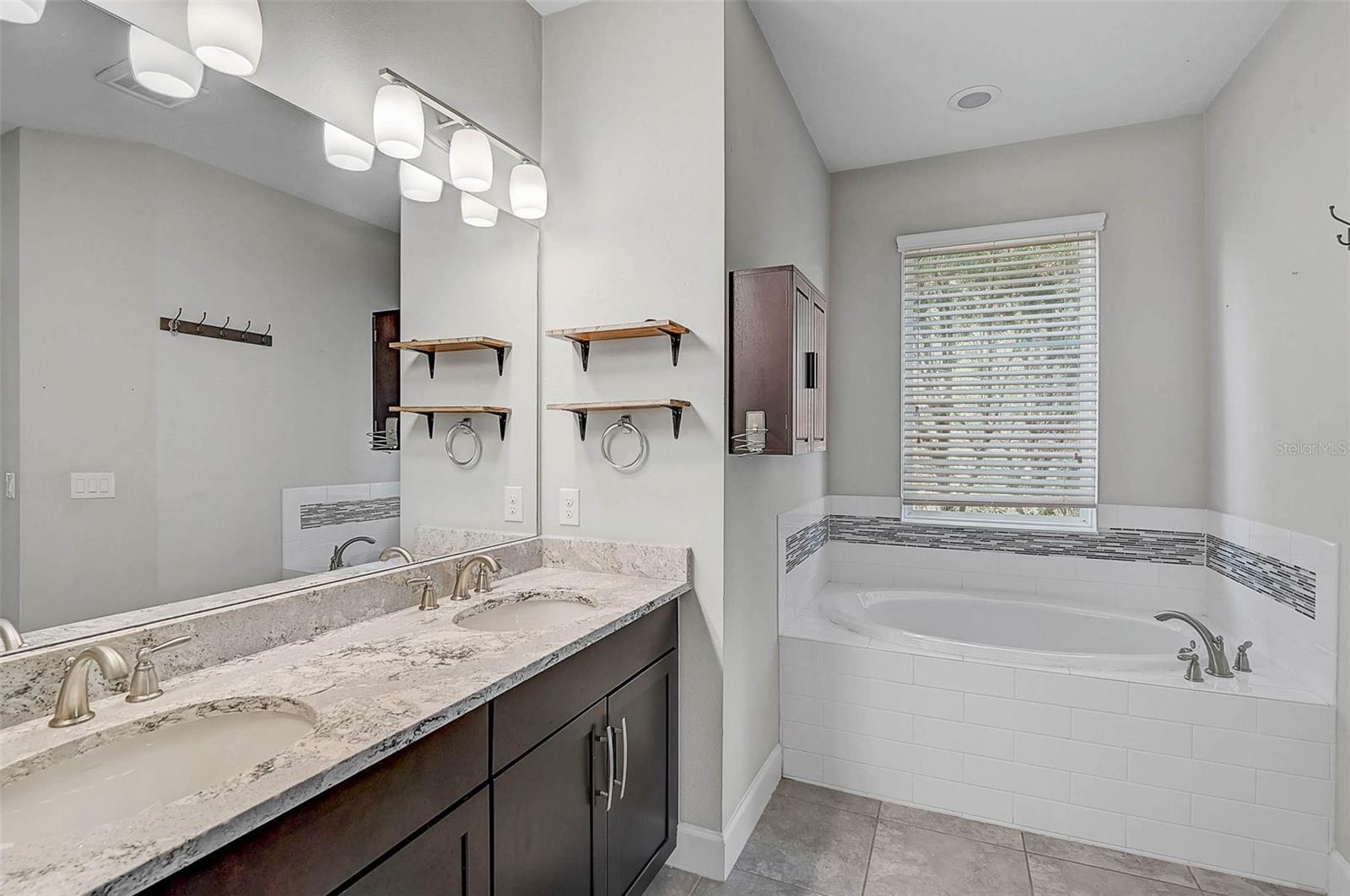 Image 22 of 42 For 6109 Anise Drive