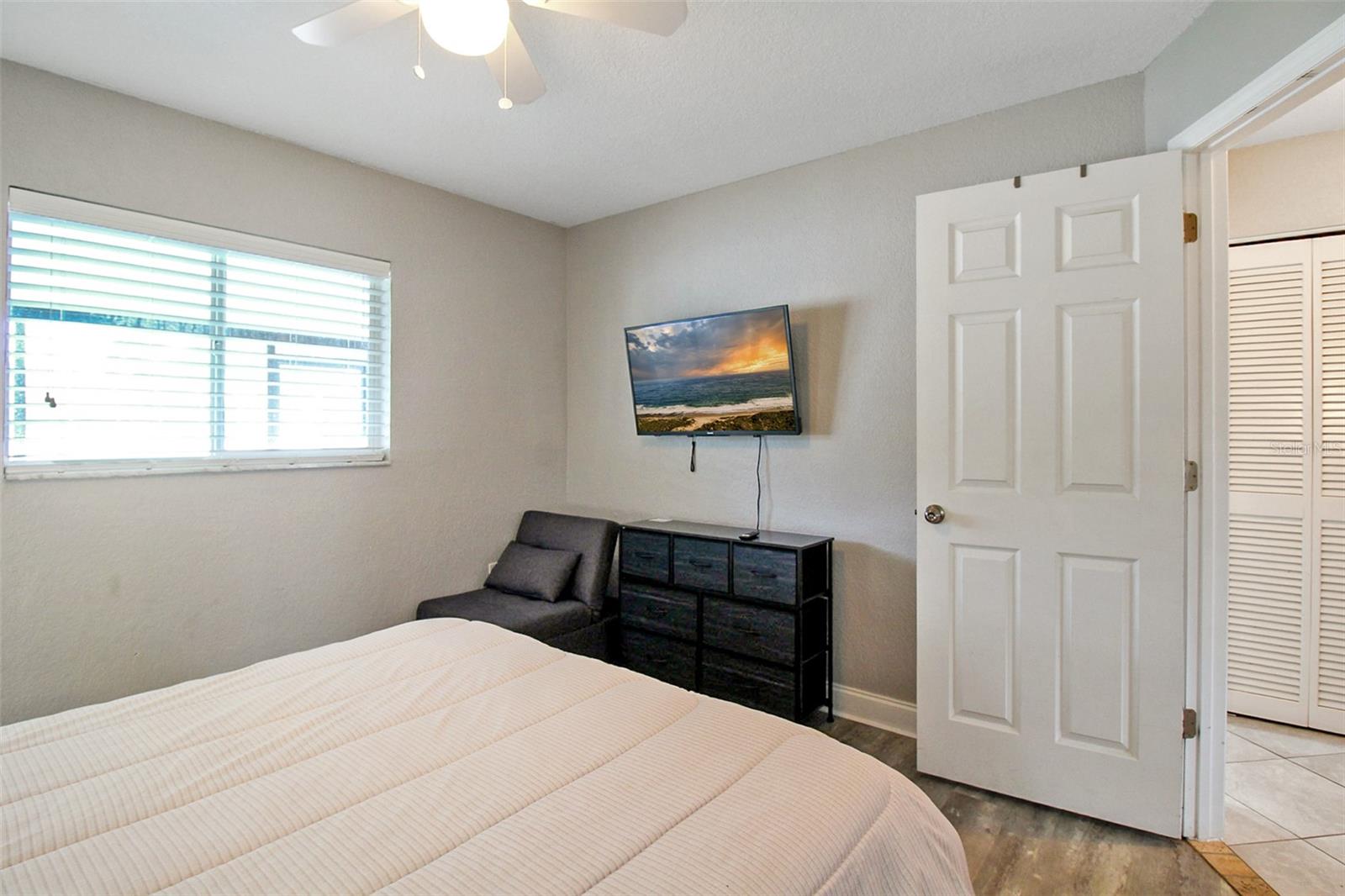 Image 13 of 37 For 7036 13th Street E