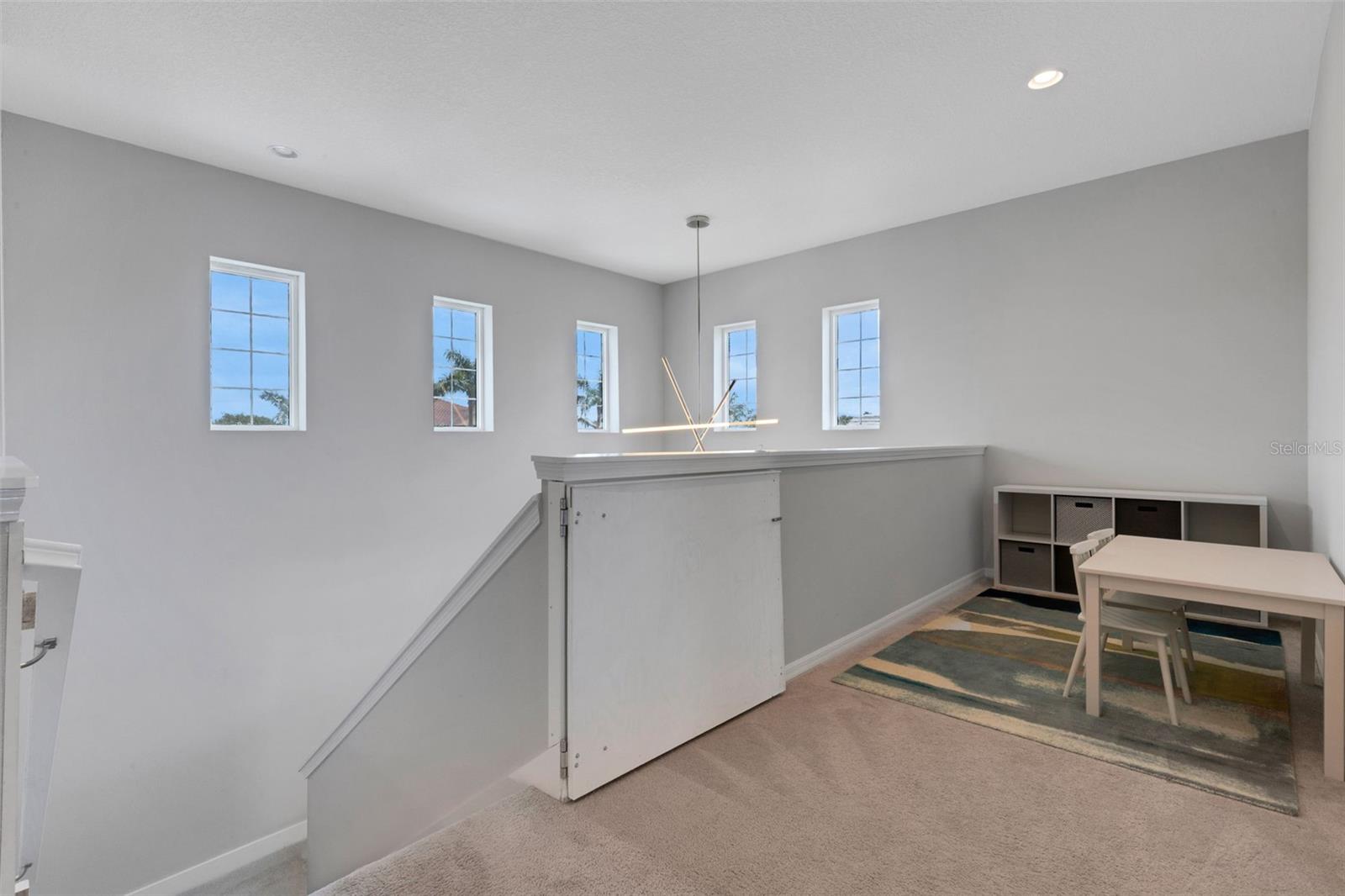 Image 47 of 74 For 5718 Title Row Drive