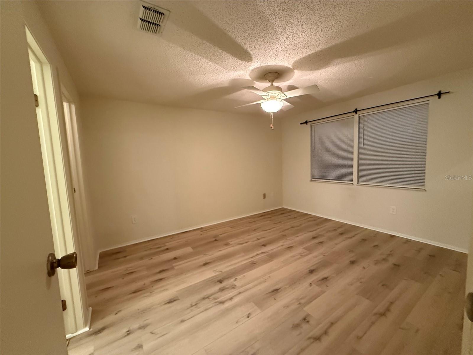 Image 19 of 25 For 4022 Beaver Lane 1000h