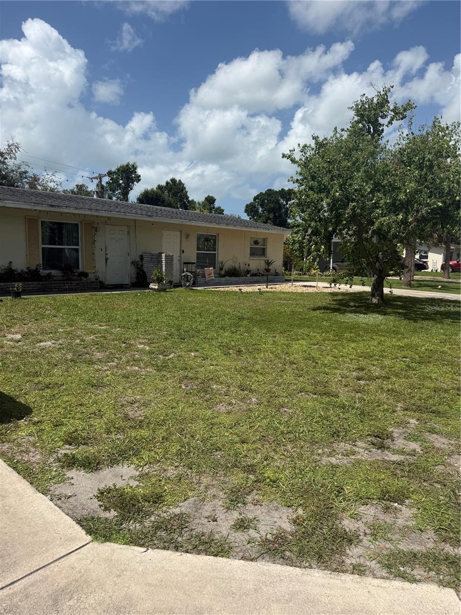 Image 21 of 44 For 528 Briarwood Road