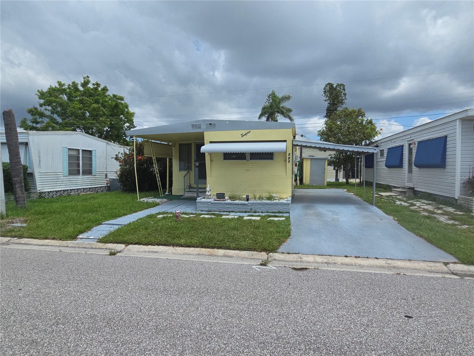 Image 2 of 32 For 707 49th Avenue Dr W