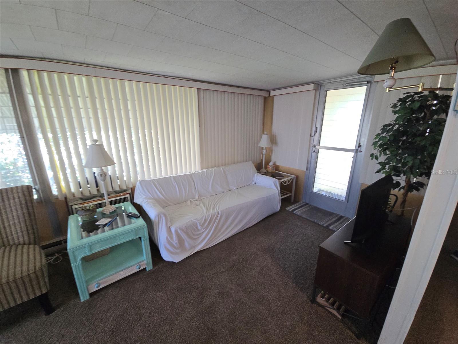 Image 7 of 32 For 707 49th Avenue Dr W