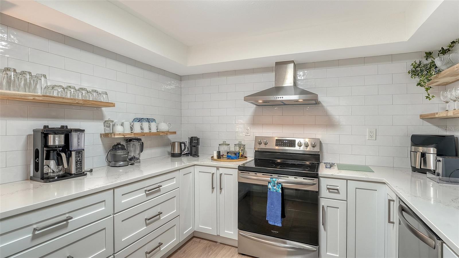 Image 11 of 43 For 1055 Peppertree Drive 106aa