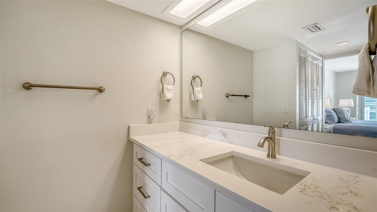 Image 19 of 43 For 1055 Peppertree Drive 106aa