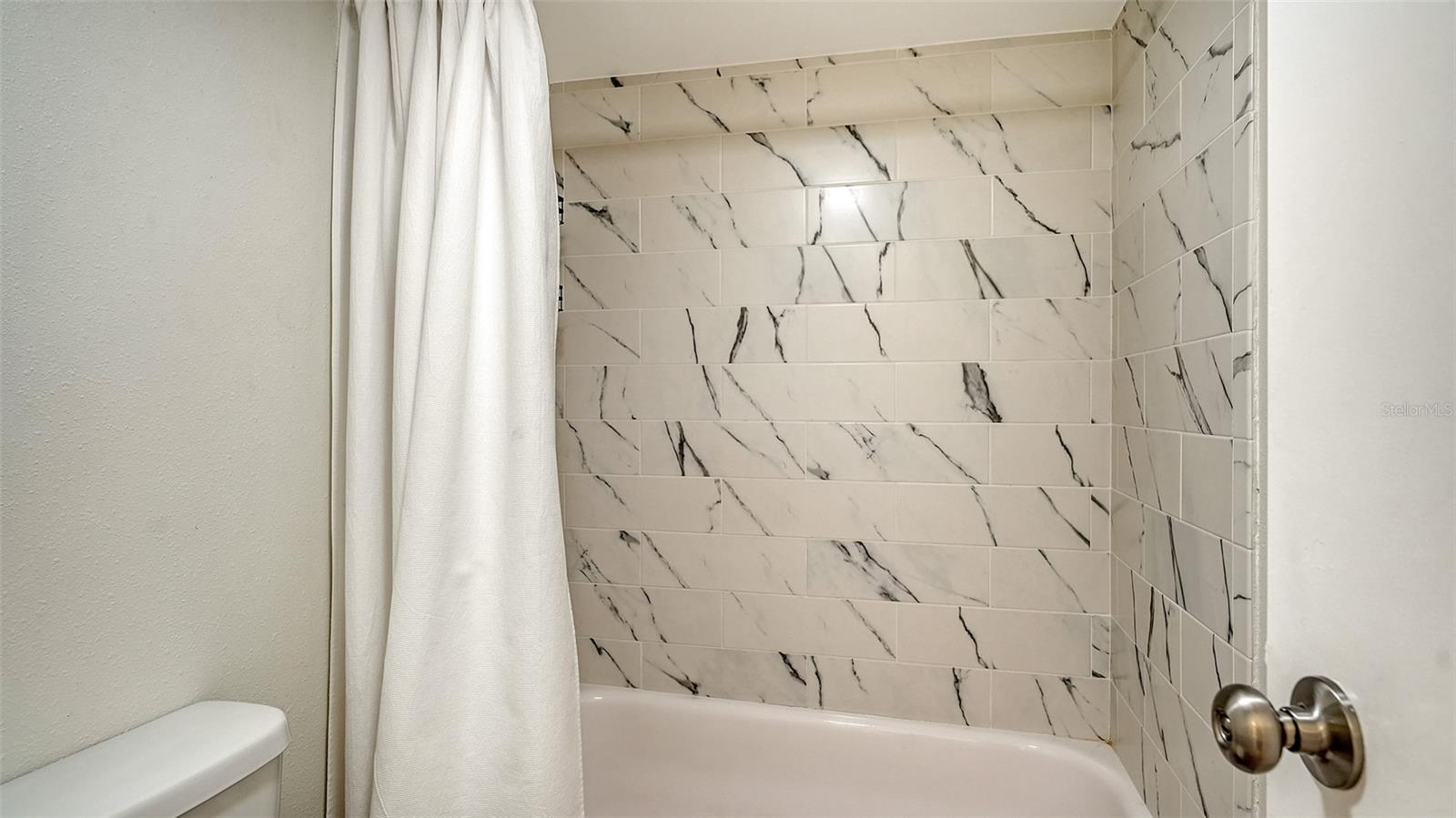 Image 21 of 43 For 1055 Peppertree Drive 106aa