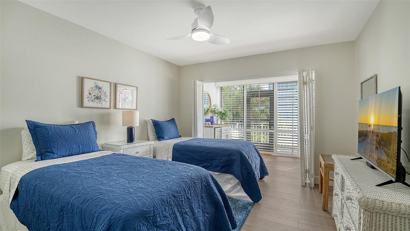 Image 24 of 43 For 1055 Peppertree Drive 106aa
