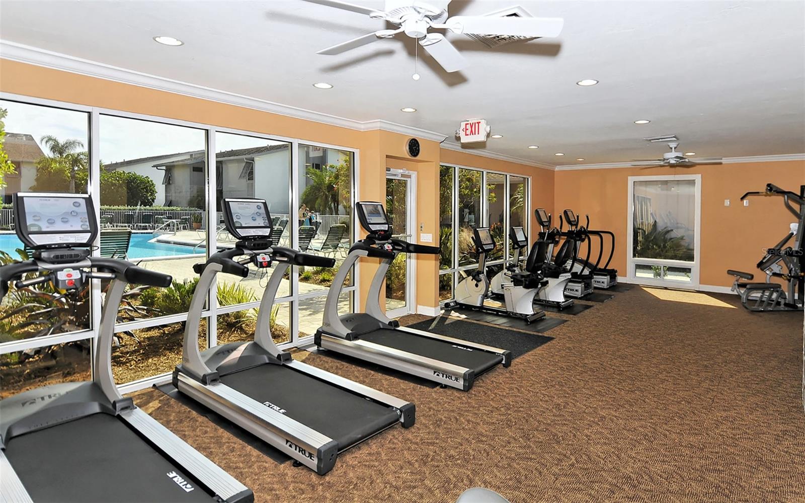 Image 34 of 43 For 1055 Peppertree Drive 106aa