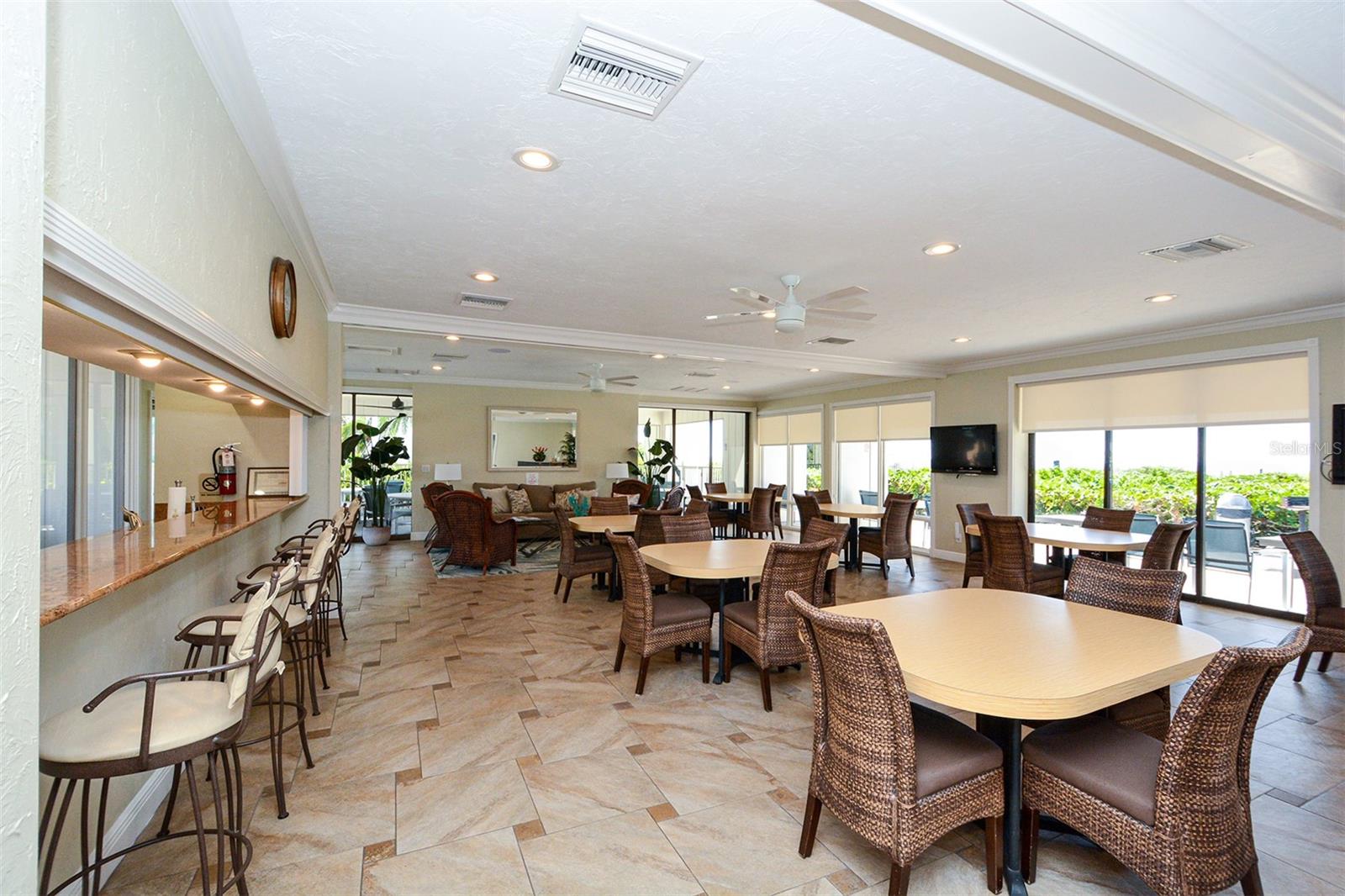 Image 36 of 43 For 1055 Peppertree Drive 106aa