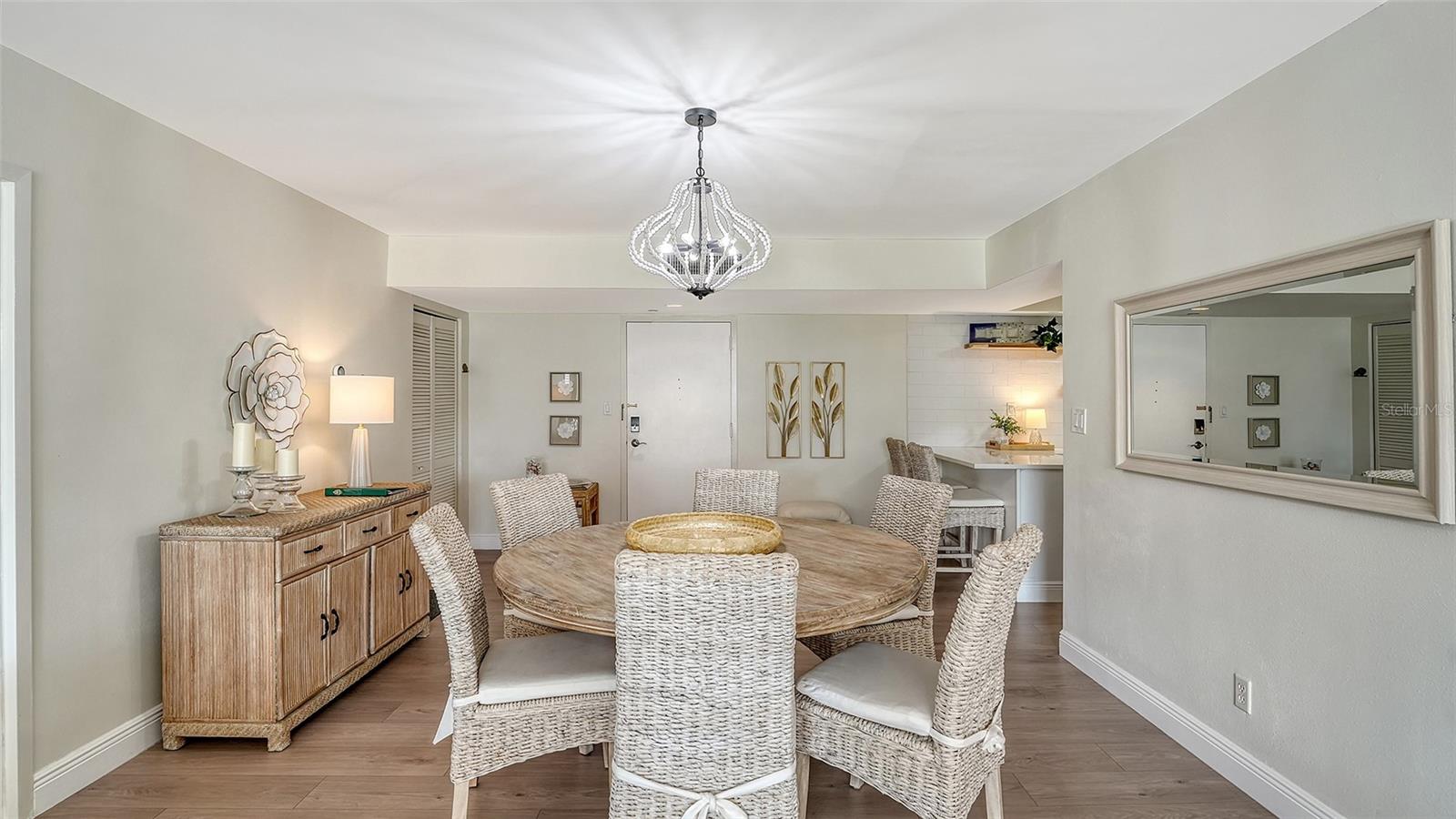 Image 6 of 43 For 1055 Peppertree Drive 106aa