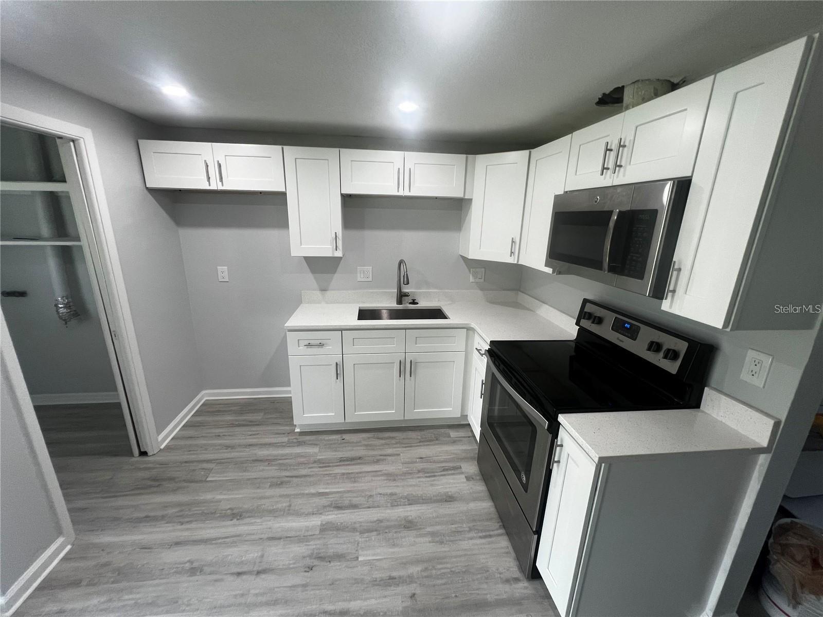 Image 2 of 27 For 552 Briarwood Road