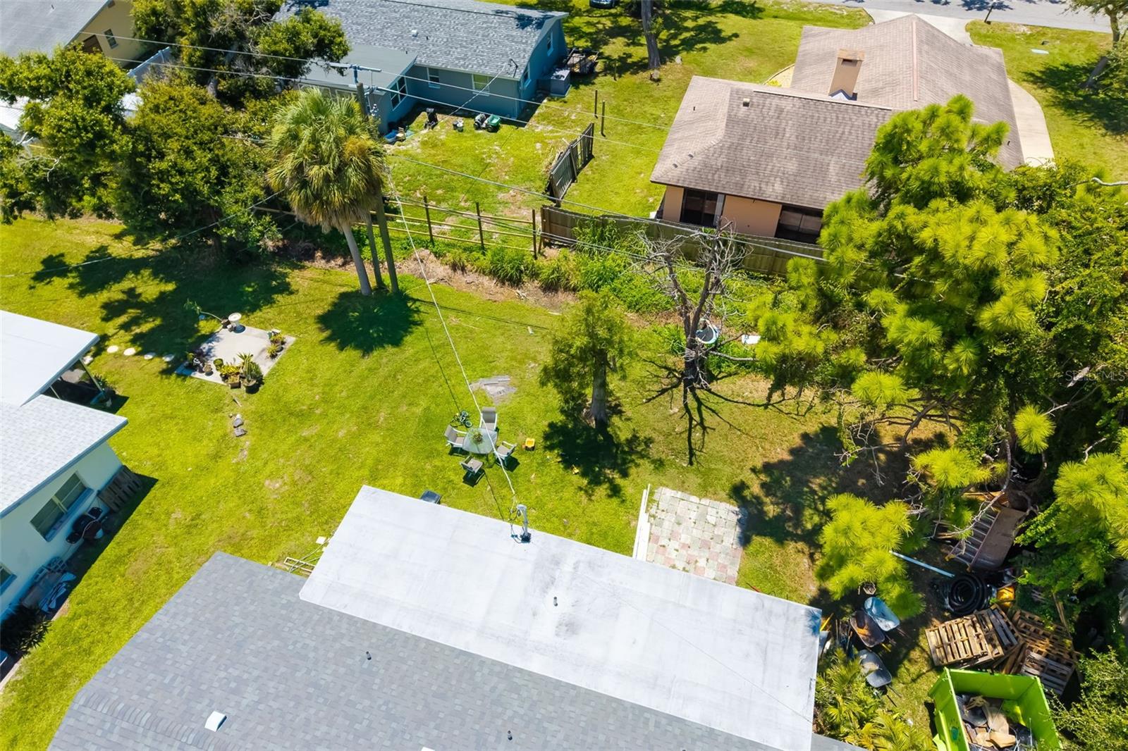 Image 7 of 27 For 552 Briarwood Road