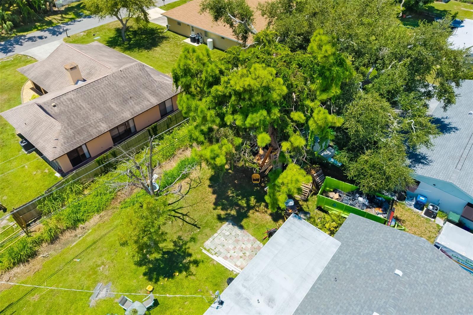 Image 8 of 27 For 552 Briarwood Road