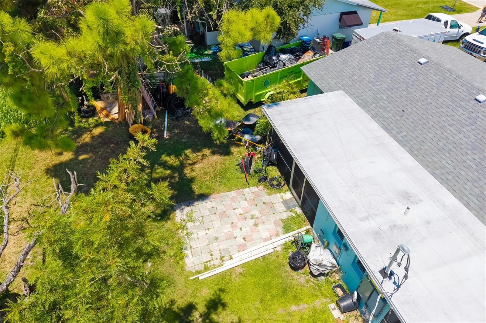 Image 9 of 27 For 552 Briarwood Road