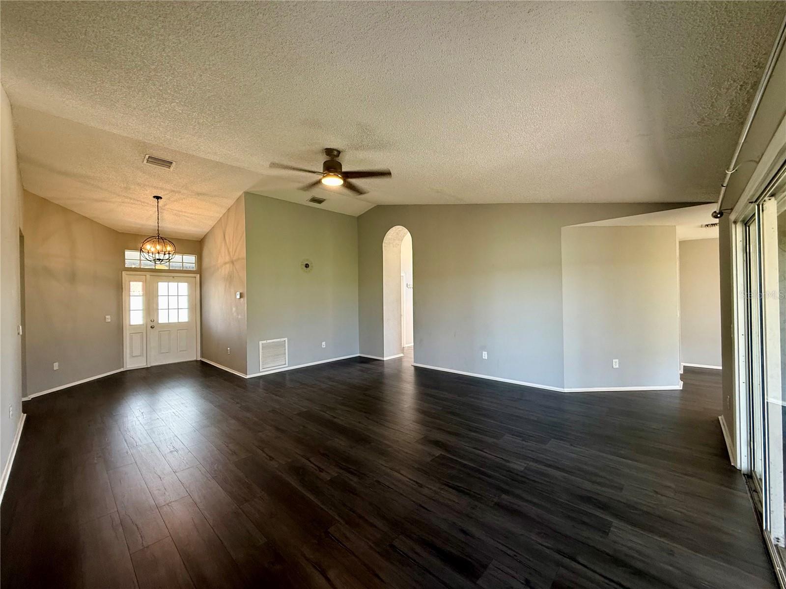 Image 4 of 22 For 13335 Carter Avenue
