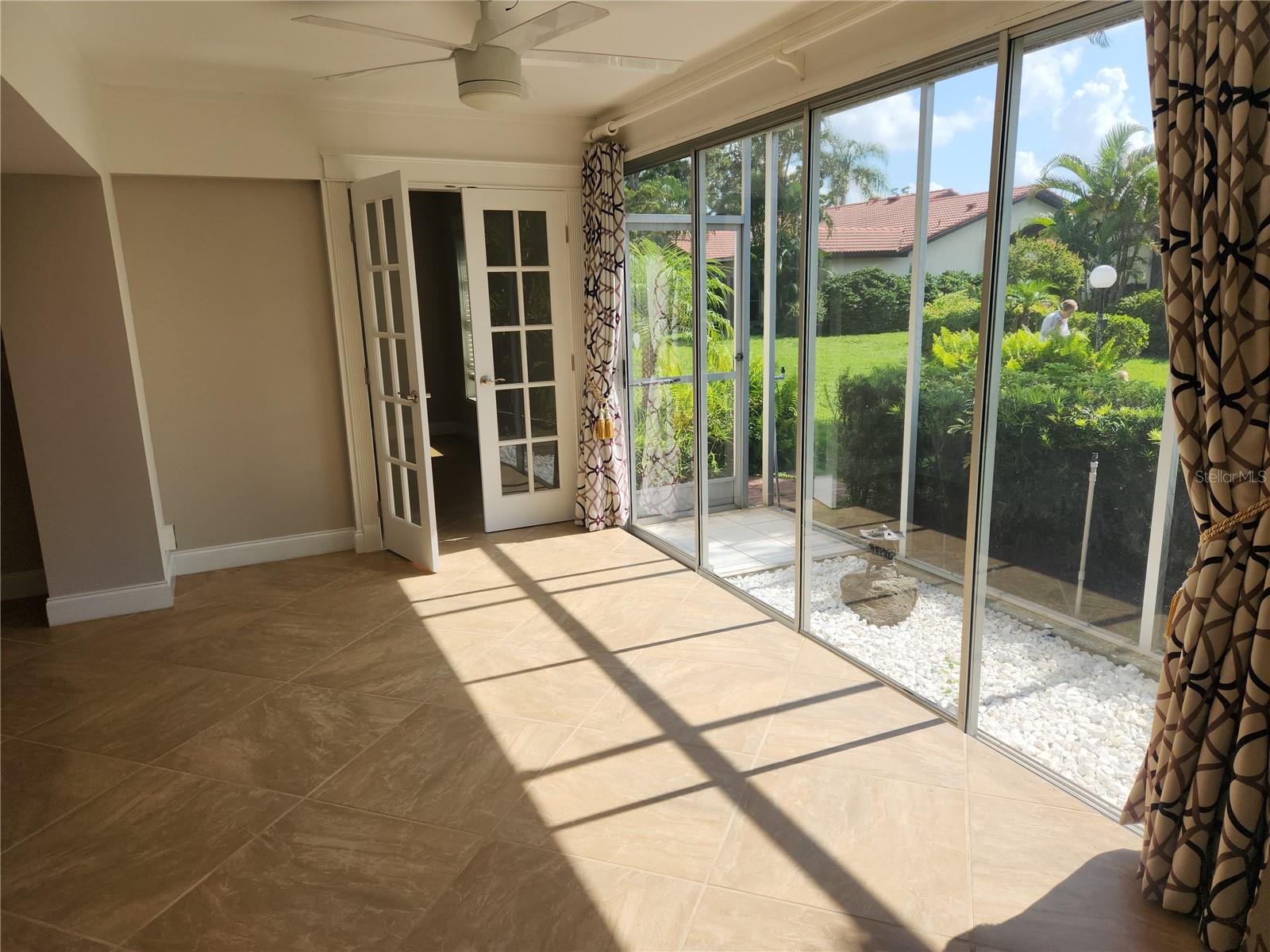 Image 14 of 31 For 3409 Montilla Court 8410