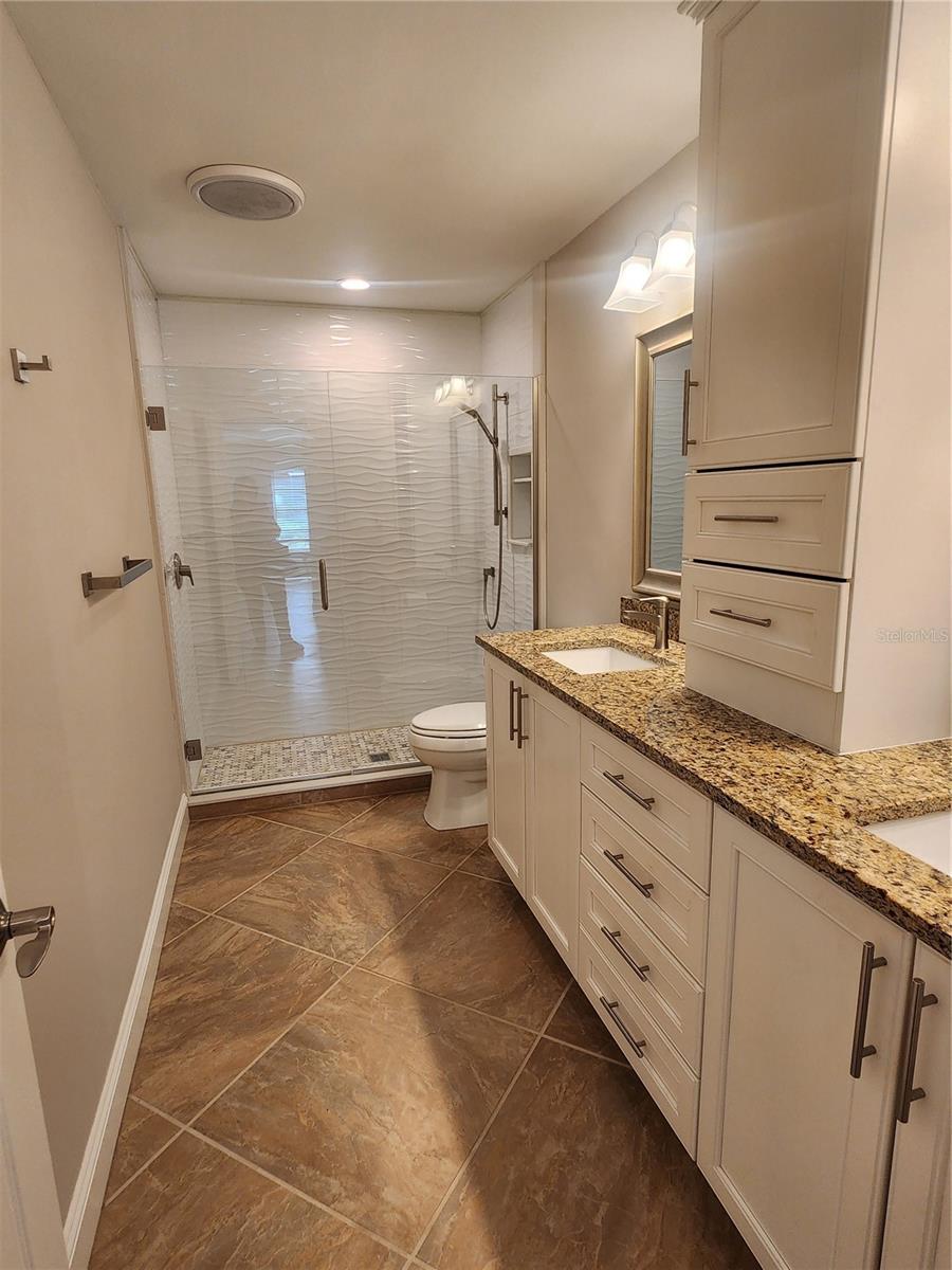 Image 20 of 31 For 3409 Montilla Court 8410
