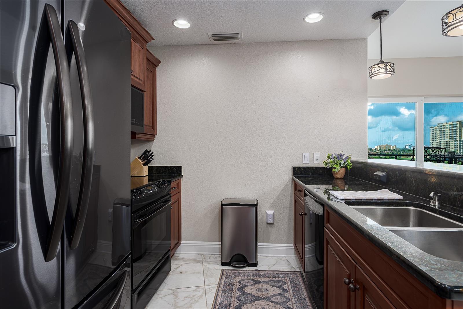 Image 10 of 47 For 501 Haben Boulevard 605