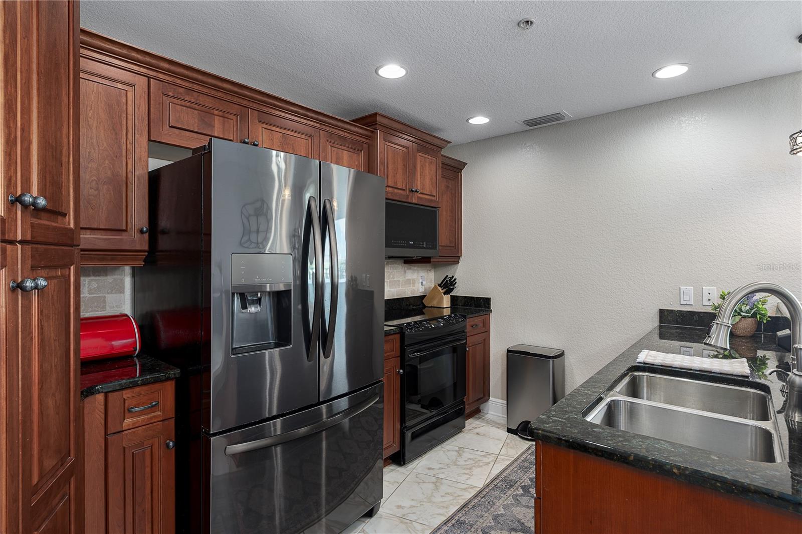Image 11 of 47 For 501 Haben Boulevard 605