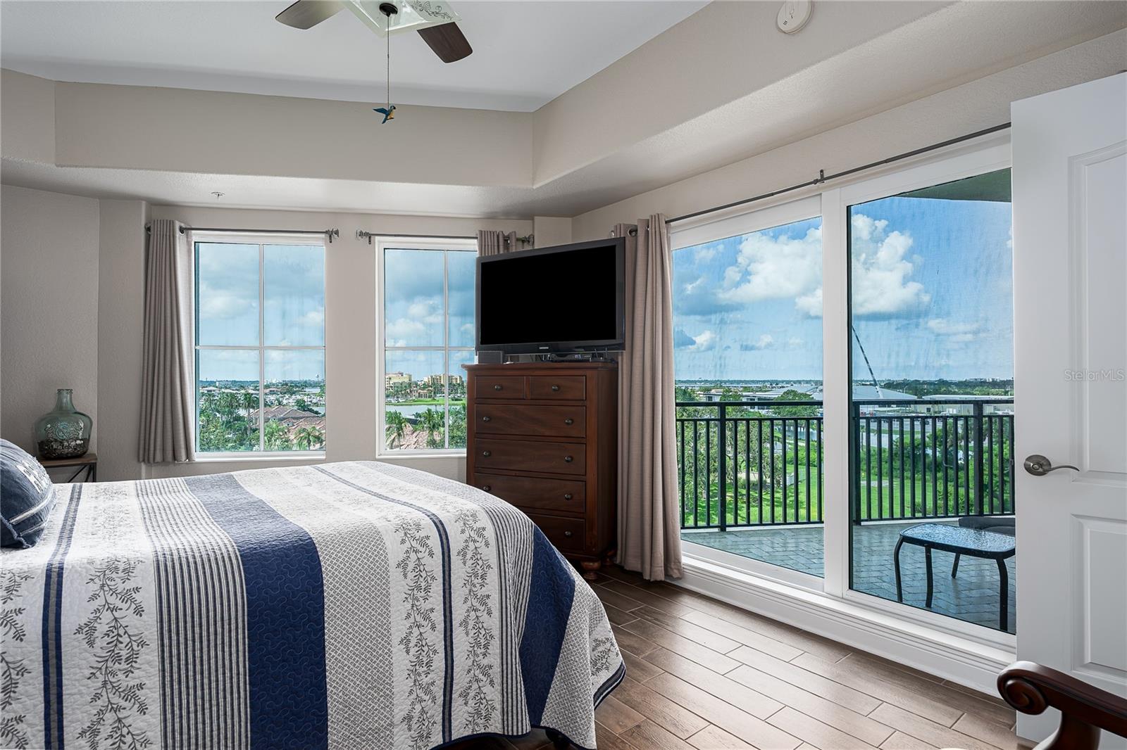 Image 15 of 47 For 501 Haben Boulevard 605