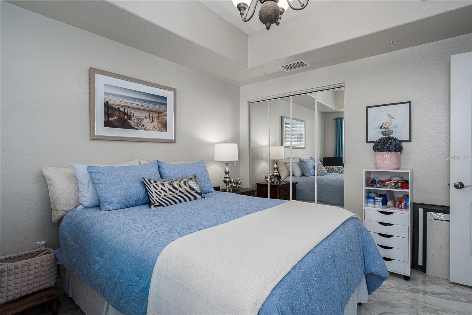 Image 22 of 47 For 501 Haben Boulevard 605