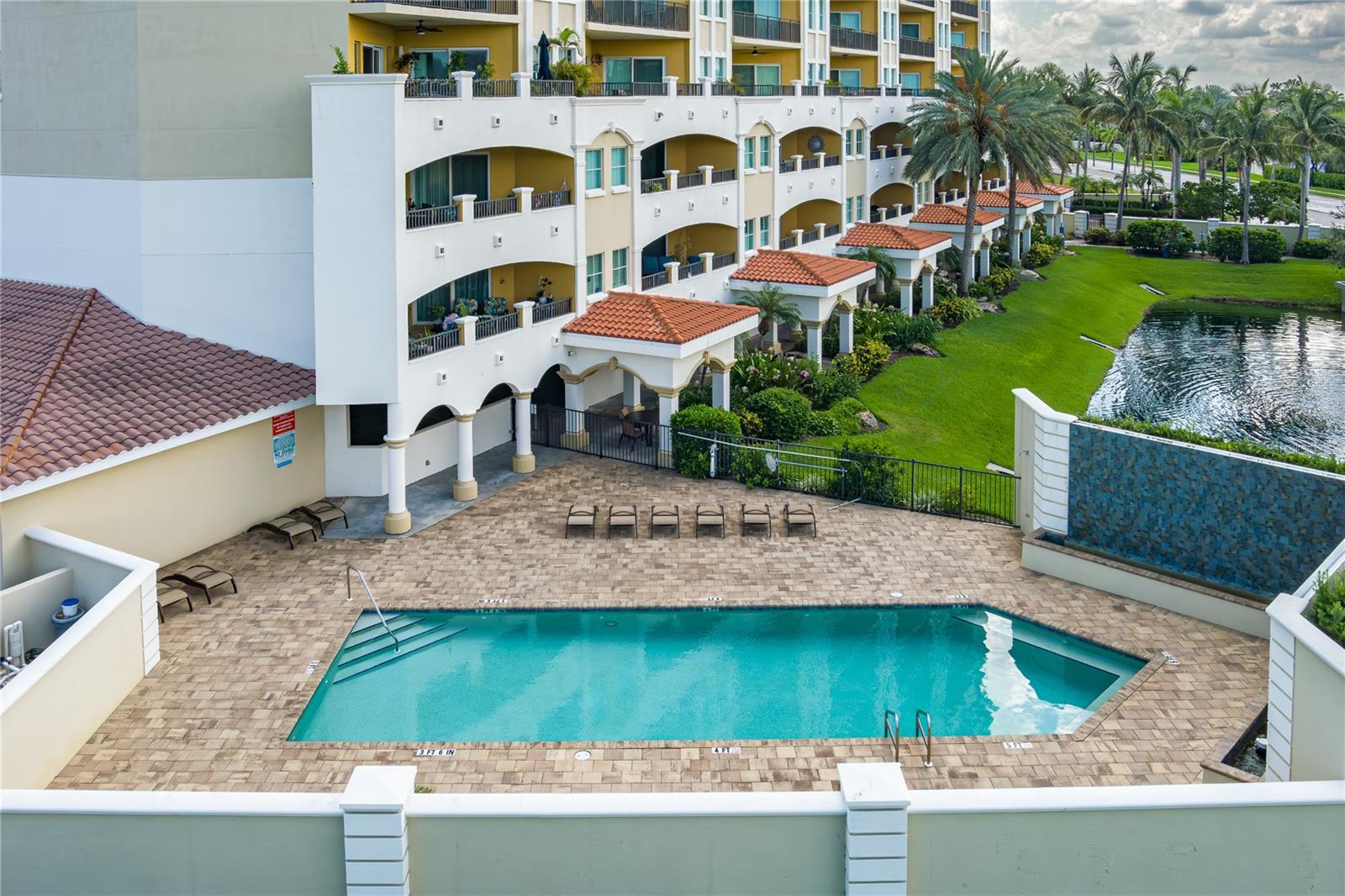 Image 34 of 47 For 501 Haben Boulevard 605