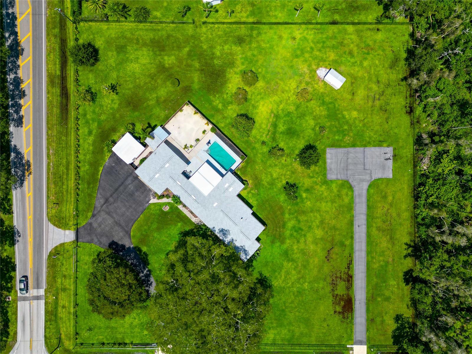 Image 23 of 27 For 5310 Tuttle Avenue