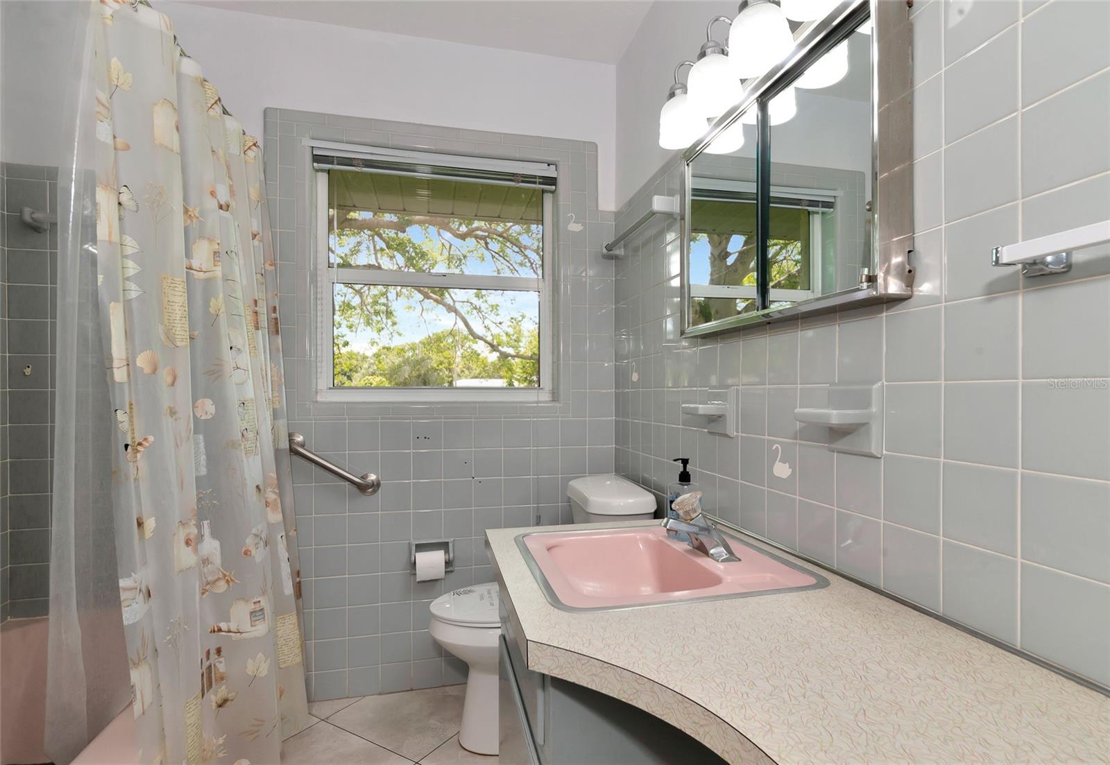 Image 8 of 27 For 5310 Tuttle Avenue