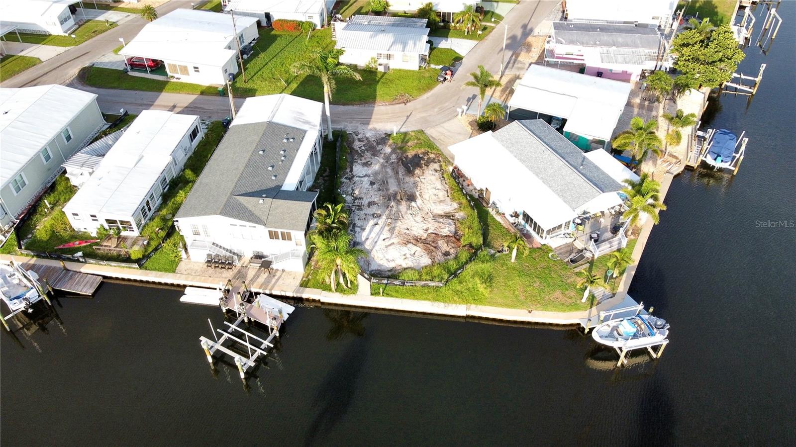Image 2 of 5 For 314 Bahama Drive