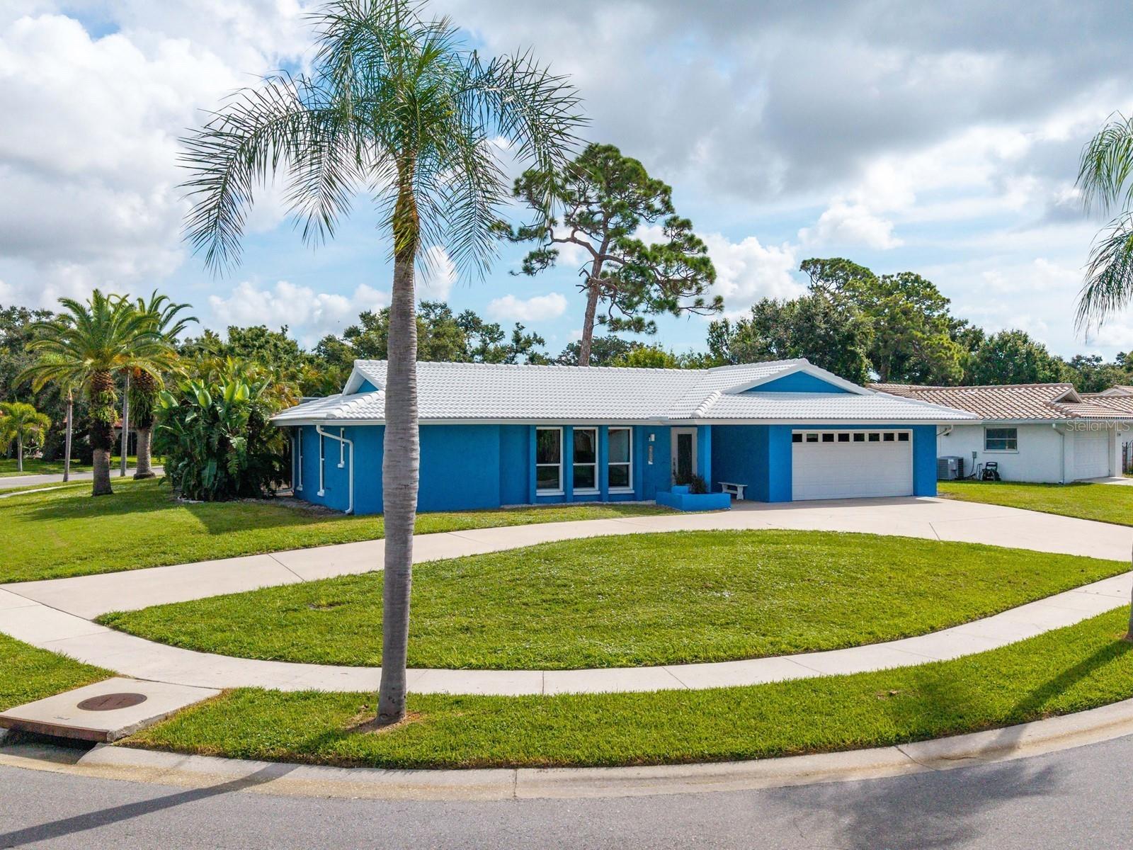 Details for 2703 Coventry Drive, SARASOTA, FL 34231