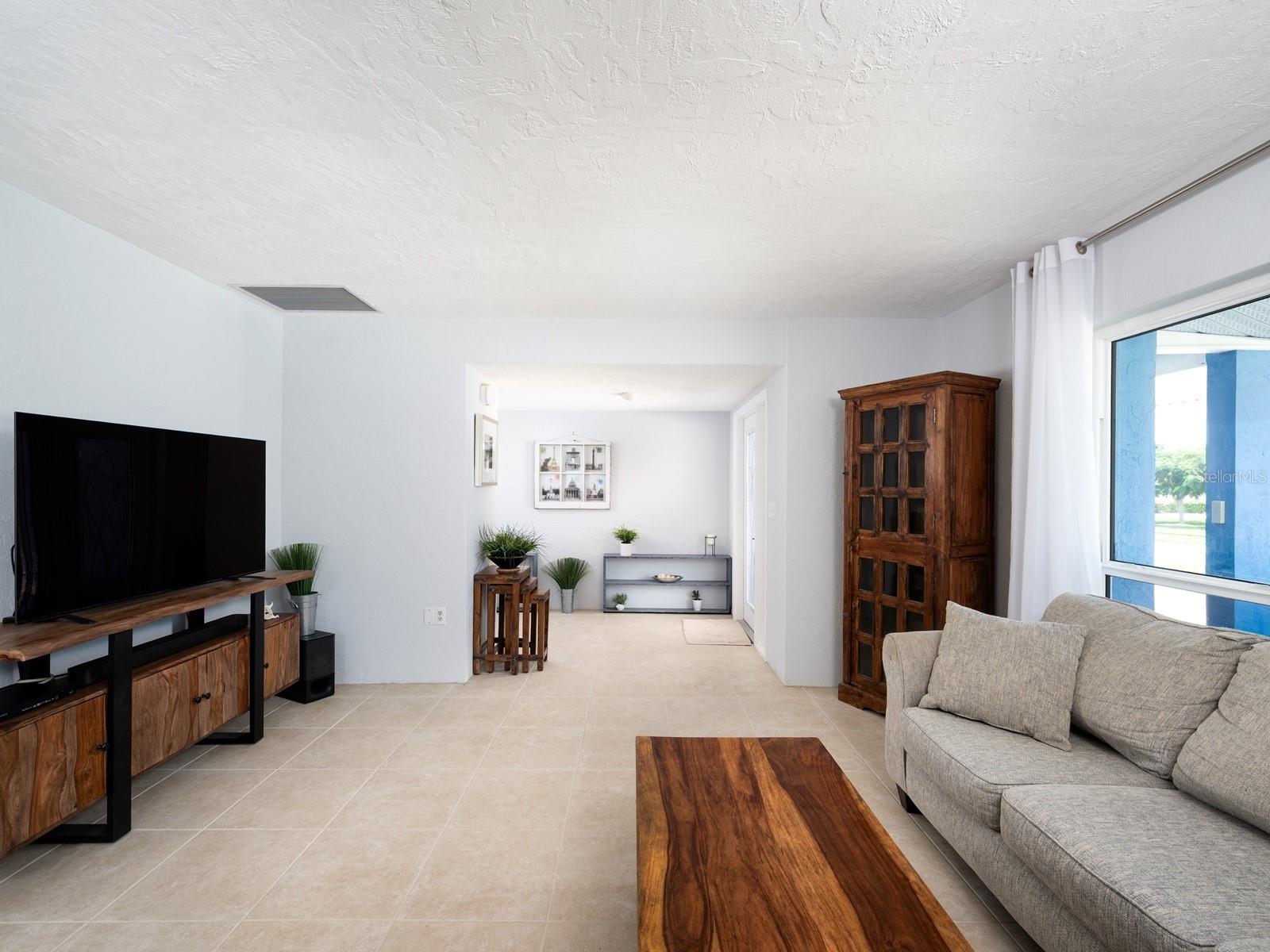 Image 4 of 58 For 2703 Coventry Drive