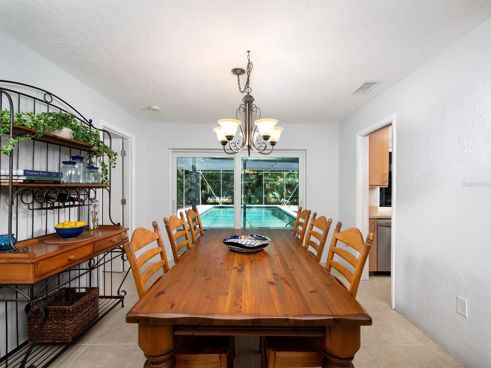 Image 6 of 58 For 2703 Coventry Drive