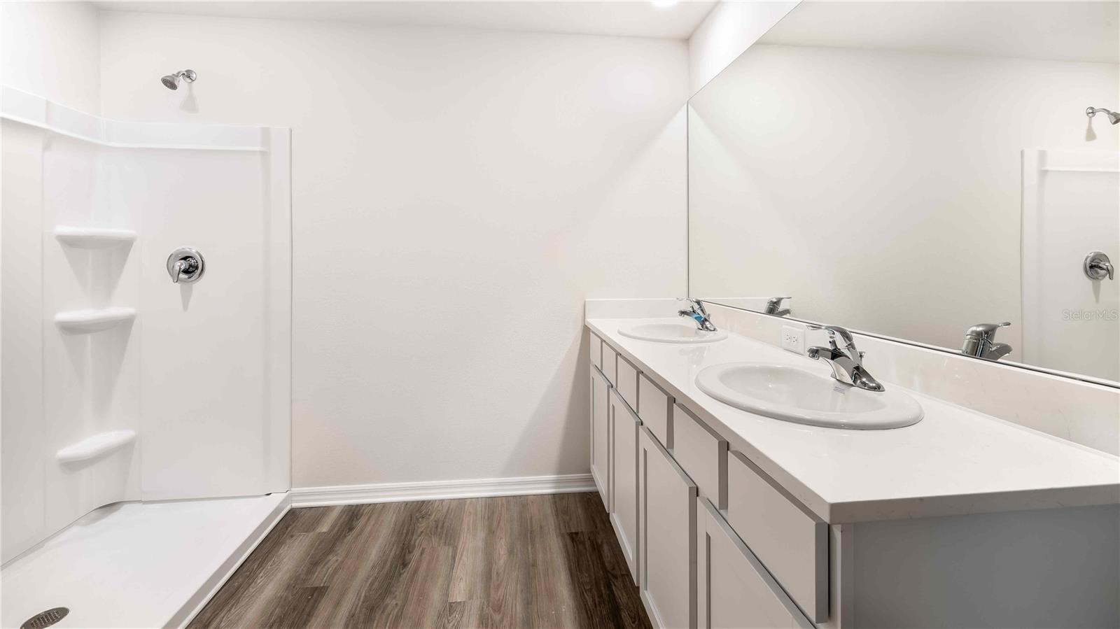 Image 17 of 25 For 11123 44th Avenue E