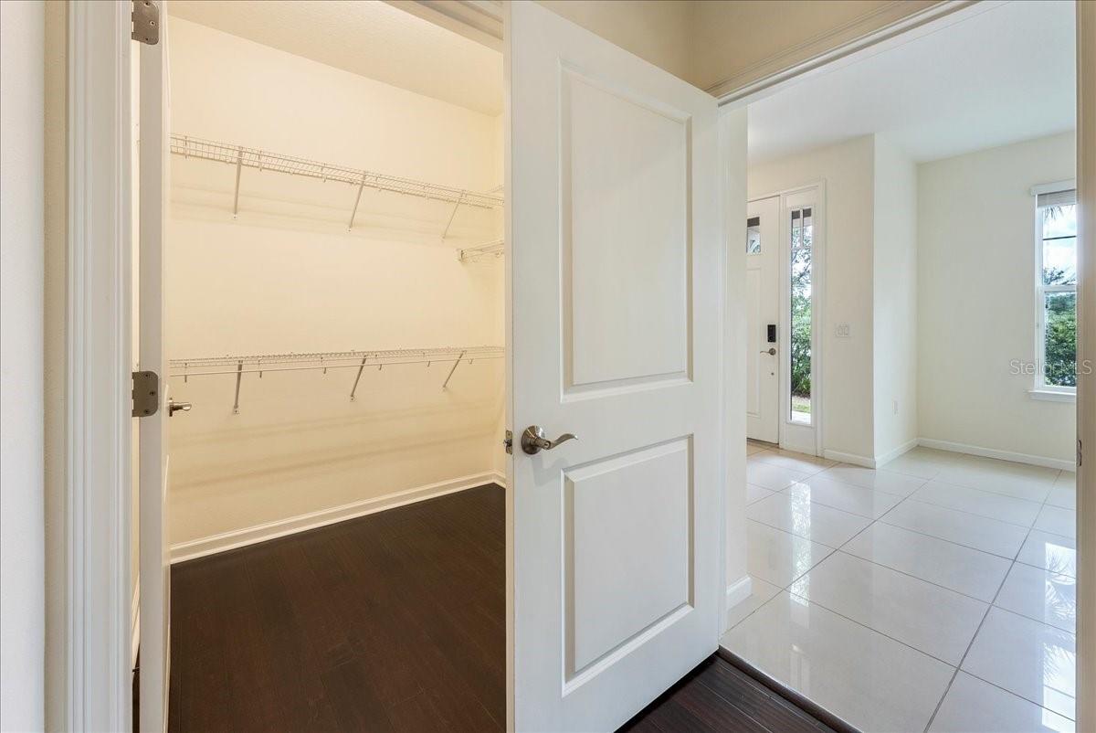 Image 16 of 58 For 11934 Meadowgate Place