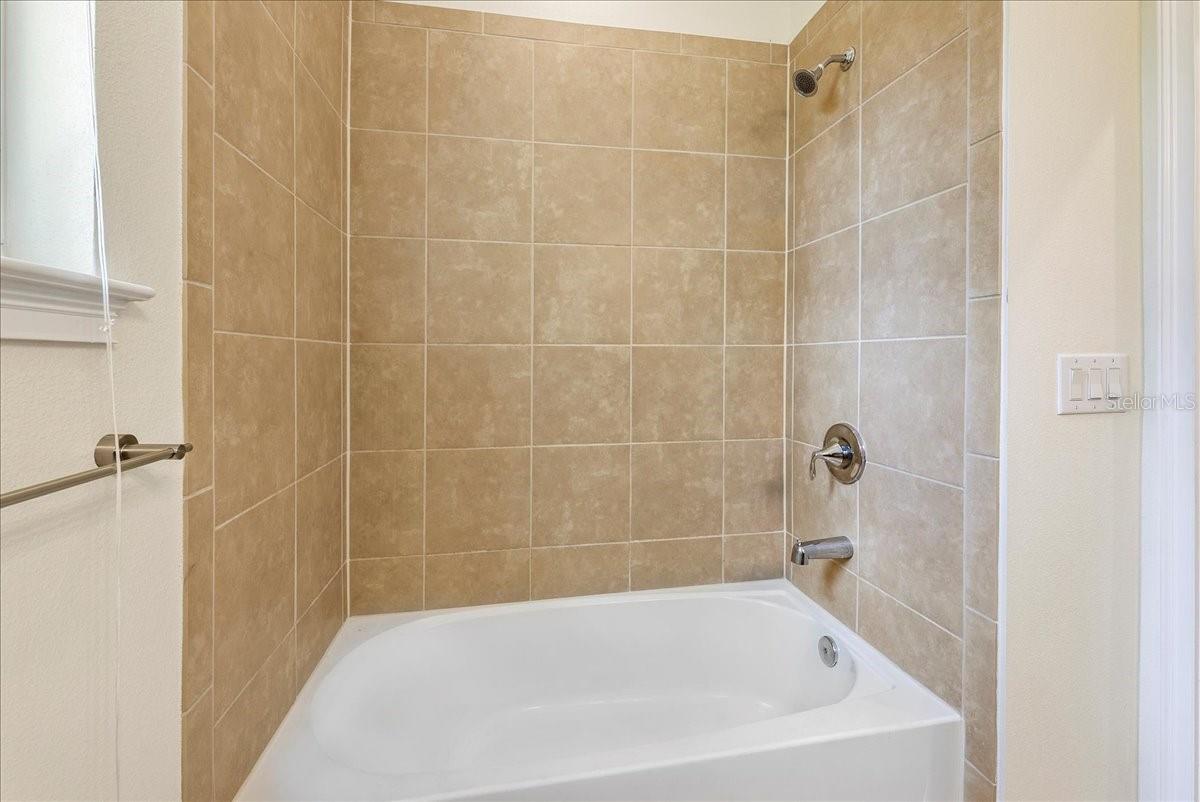 Image 27 of 58 For 11934 Meadowgate Place