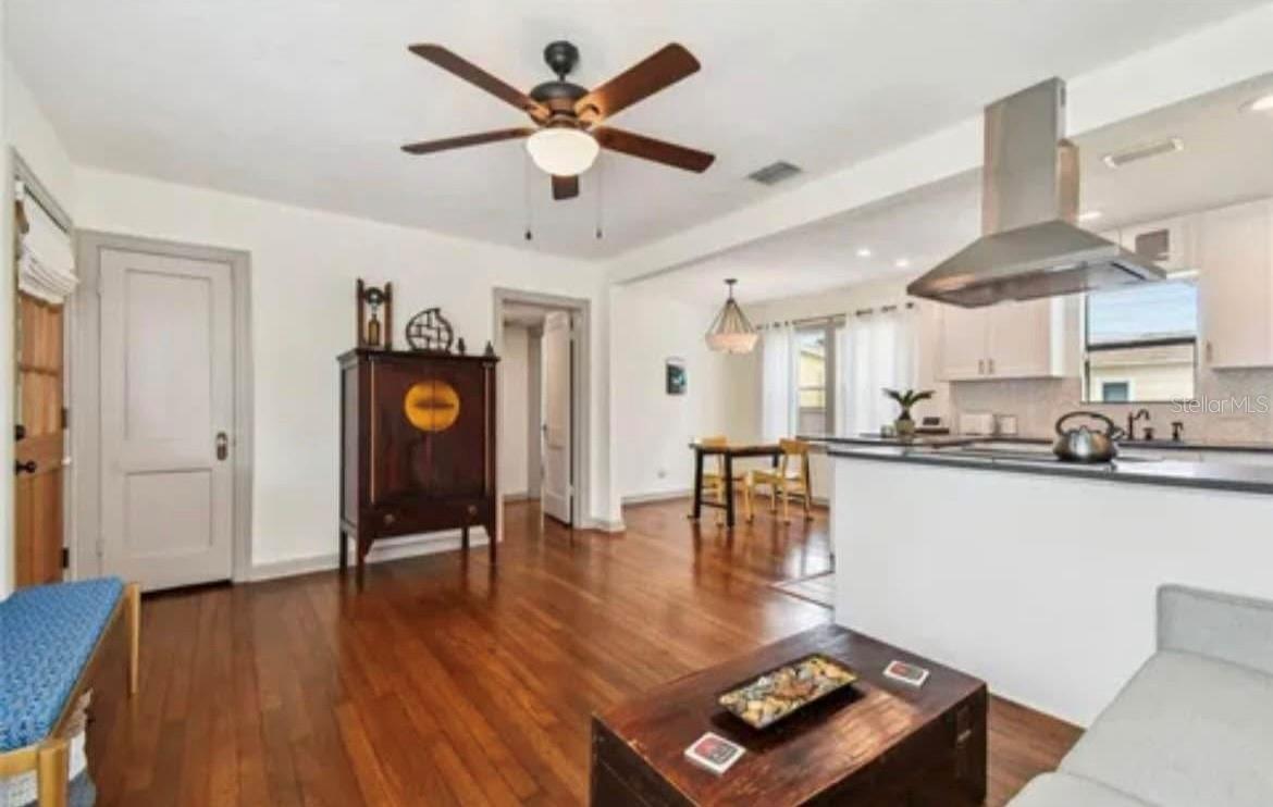 Image 4 of 10 For 1535 35th Avenue N