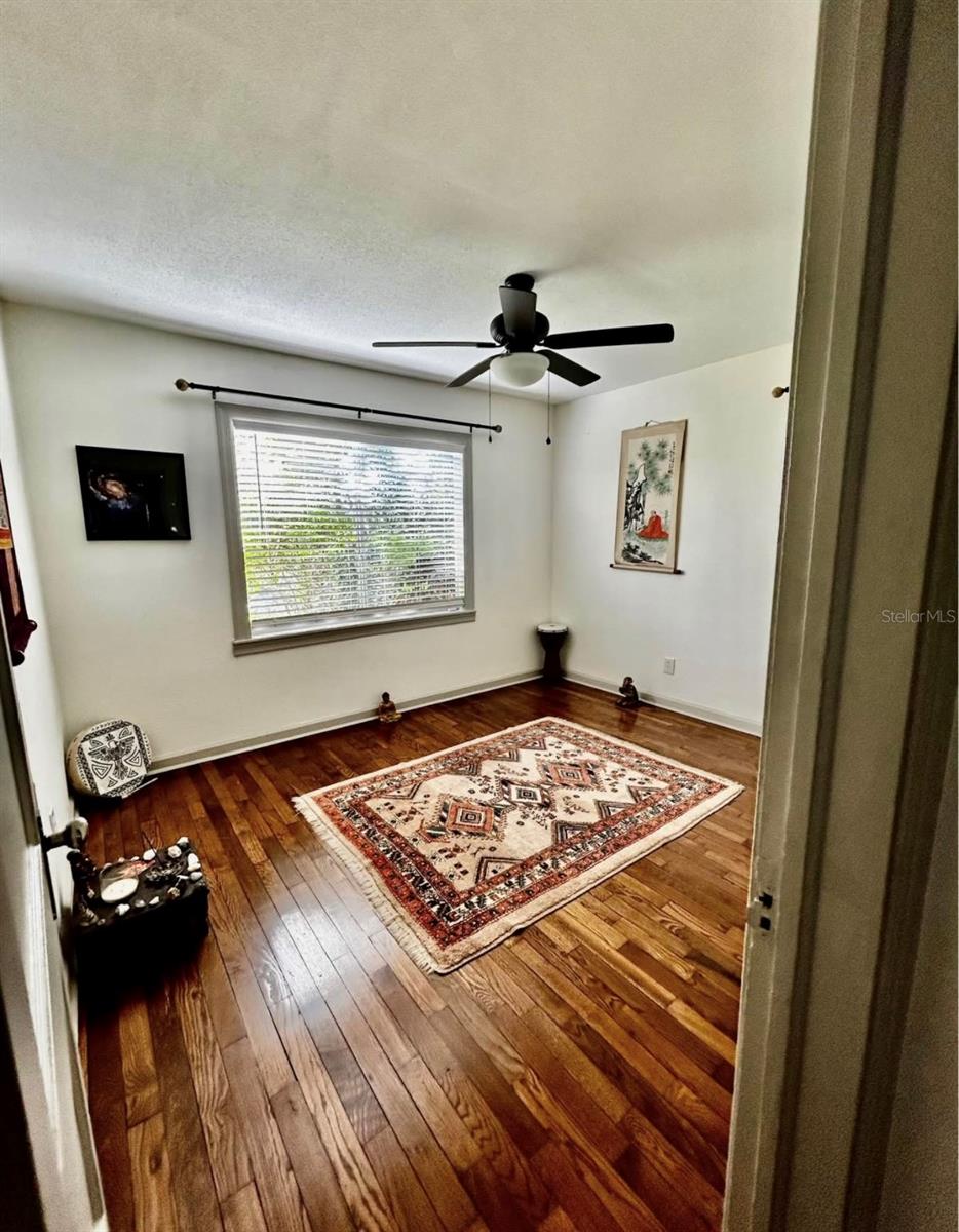 Image 5 of 10 For 1535 35th Avenue N