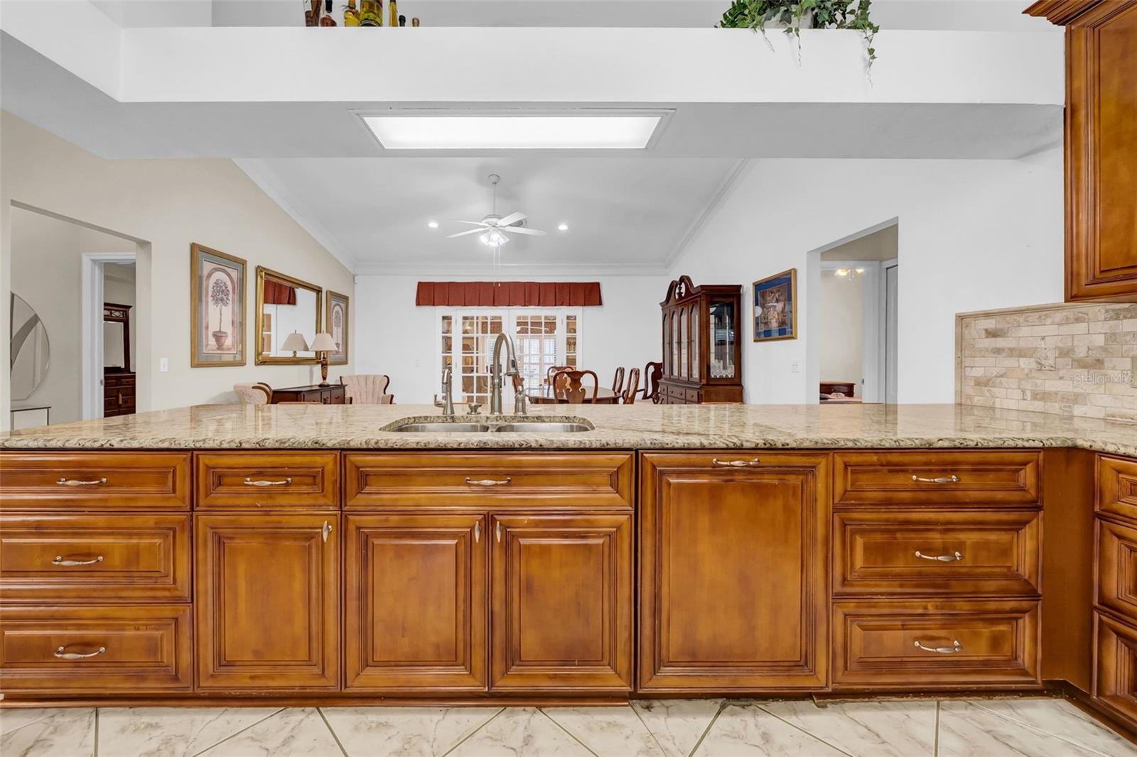 Image 9 of 58 For 8706 Temple Avenue
