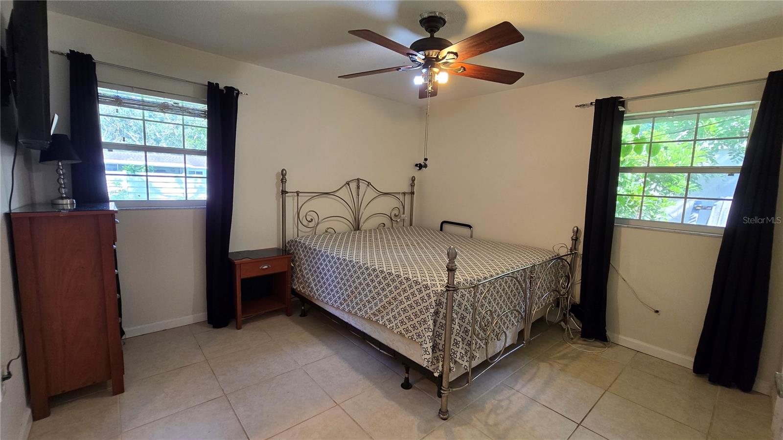 Image 11 of 16 For 3952 Berkshire Drive