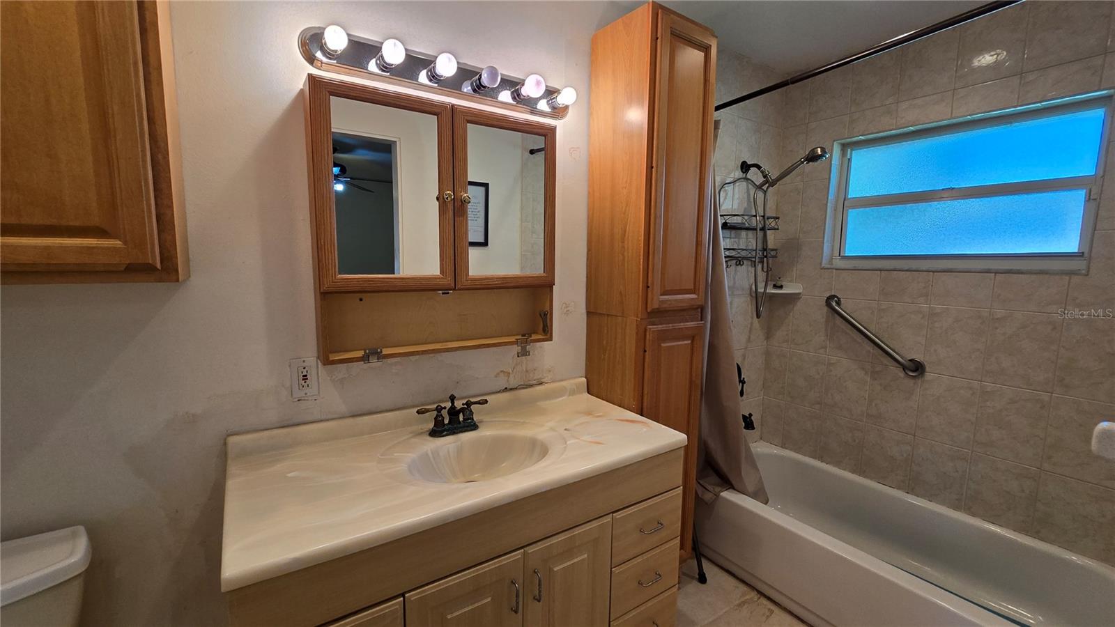 Image 13 of 16 For 3952 Berkshire Drive