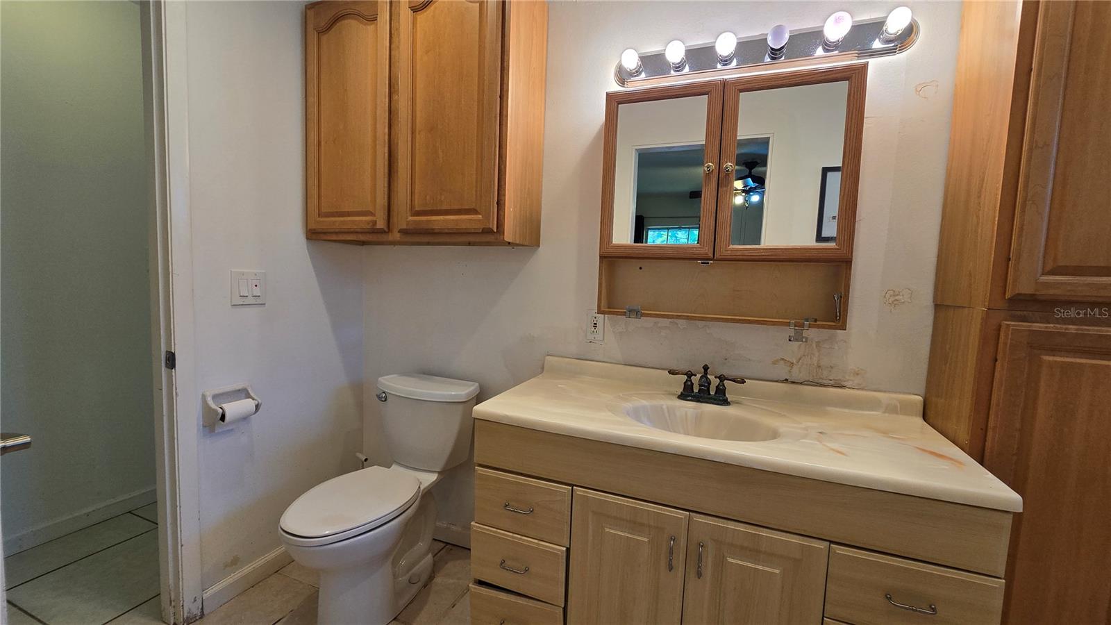 Image 14 of 16 For 3952 Berkshire Drive